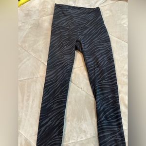 Lululemon tiger stripe yoga pants- rare! Size 4